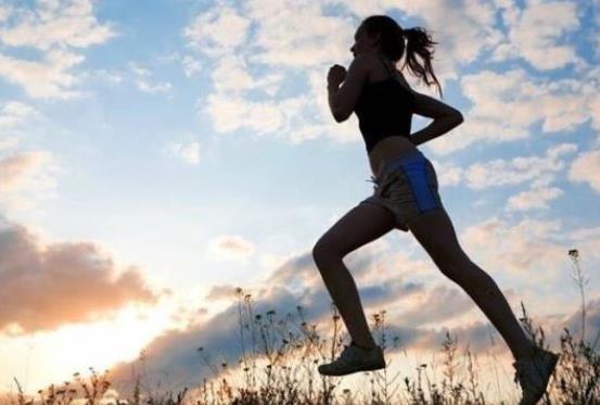 跑步为什么会肚子痛 减肥塑形增强体质改善面貌