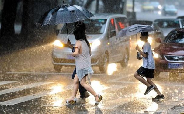 雨一直下怎么办？天天下雨衣服都干不了(1)